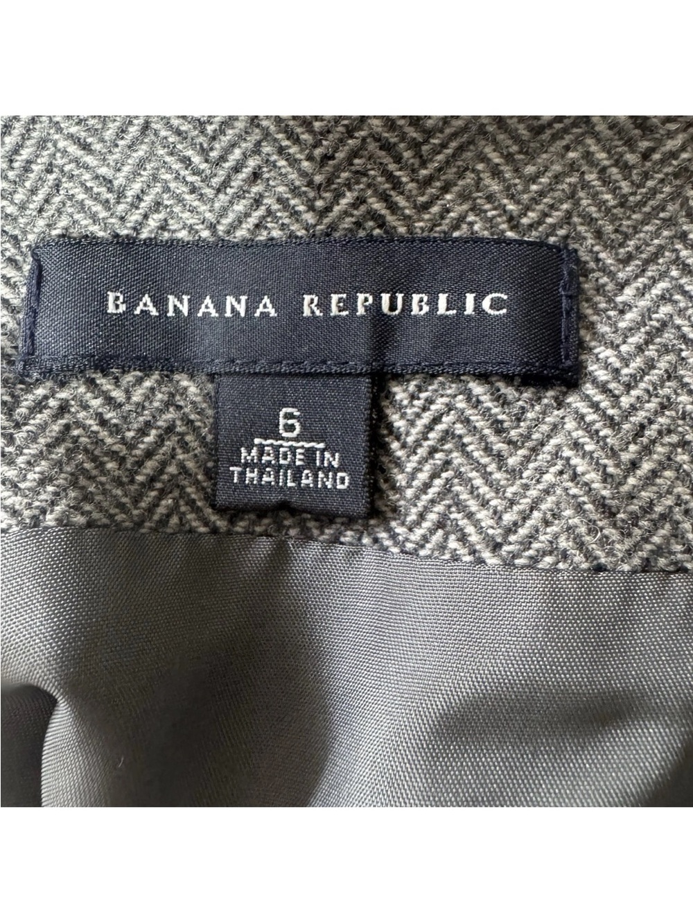Banana Republic Gray Herringbone Wool Blend Pencil Skirt Size 6 Workwear Office - Picture 3 of 6